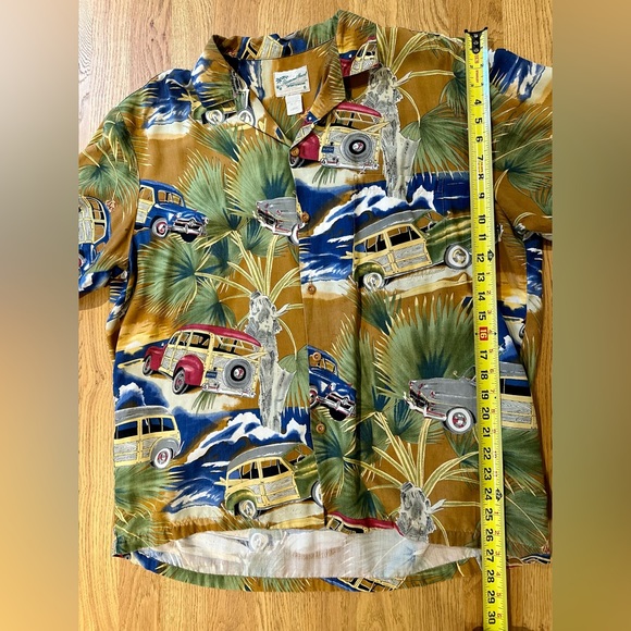 Retro Hawaiian shirt, made in Hawaii with coconut buttons - Picture 10 of 12